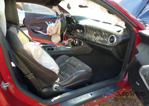 2018 Chevrolet Camaro Zl1 из США, поврежденный, VIN 1G1FJ1R67J0141209